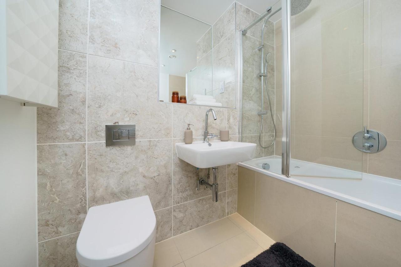 1 Bed Flat Near Canary Wharf, O2 London Exterior photo